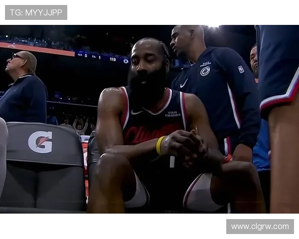 快船进行大规模轮换不敌绿衫军赛季关键时刻显露出阵容深度不足